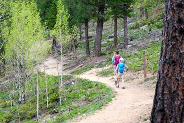 Family hike near Inspiration