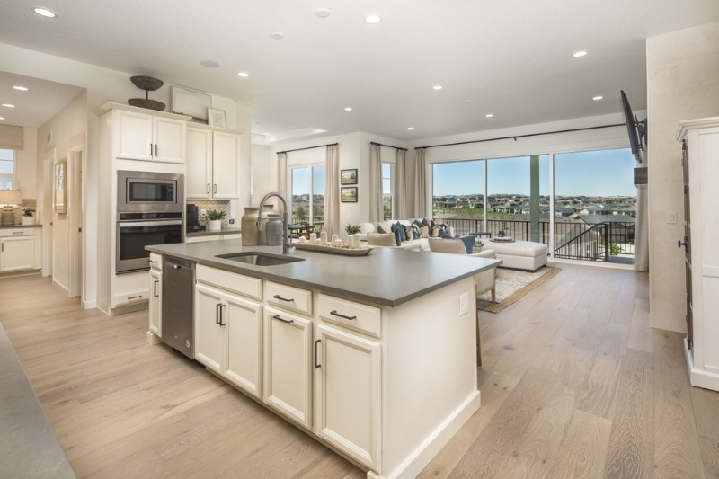 American_Legend_Inspiration_Hilltop_Model_C555_kitchen_island.jpg