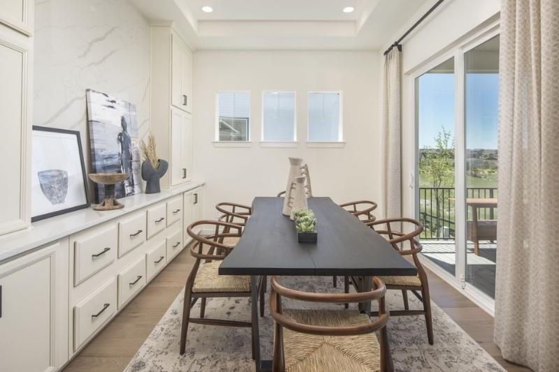 American_Legend_Model_American_Legend_Homes_Dining.jpg